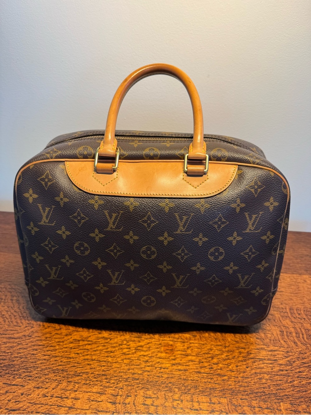 Louis Vuitton Vintage Deauville Monogram Bag with COA - Picture 2 of 16
